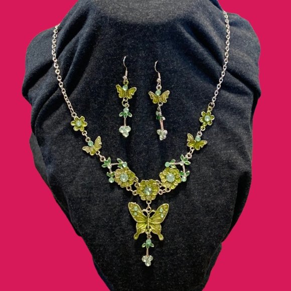 New Costume Jewelry - Picture 14 of 14